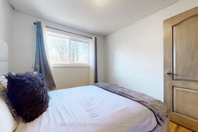 Additional image 28 of 78 Primula Cres