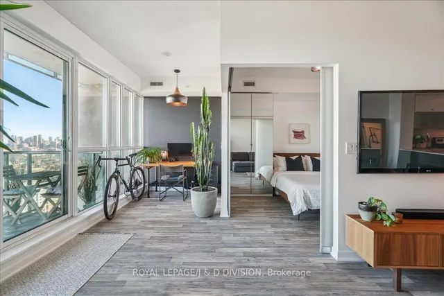 Additional image 9 of 150 East Liberty St Unit 2816