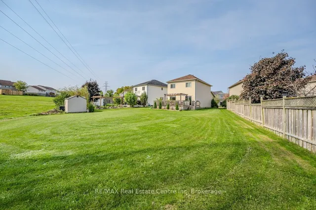 Additional image 30 of 128 Henhoeffer Cres