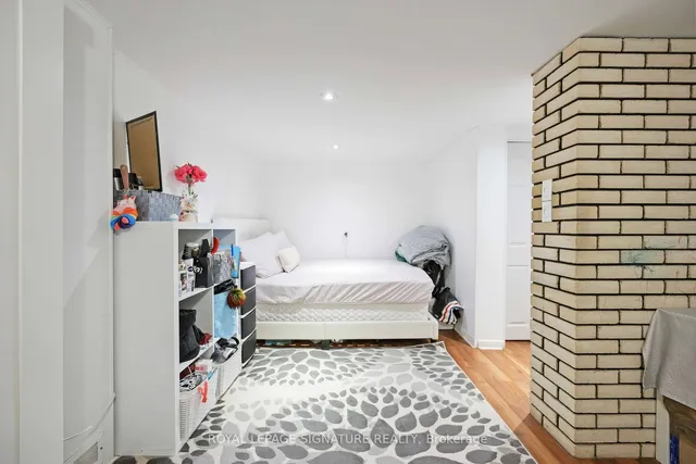 Additional image 30 of 41 Dixington Cres