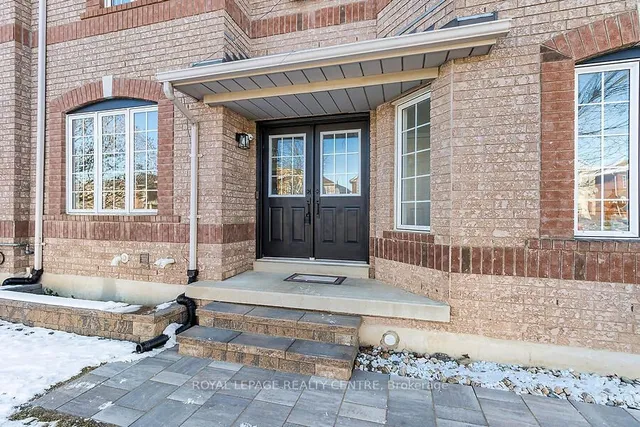 Additional image 2 of 3 Lake Louise Dr