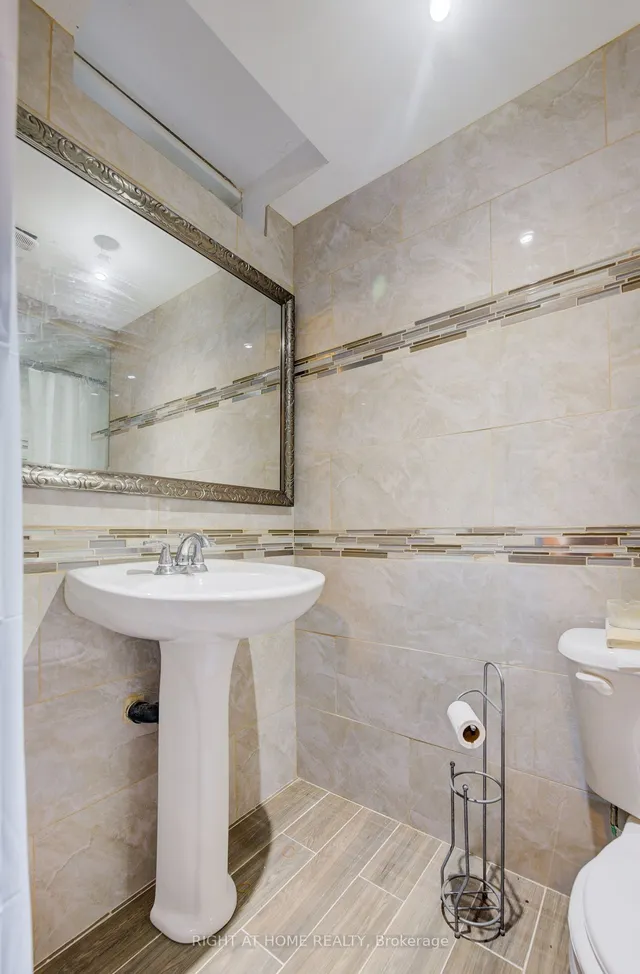 Additional image 14 of 1100 Bonin Cres