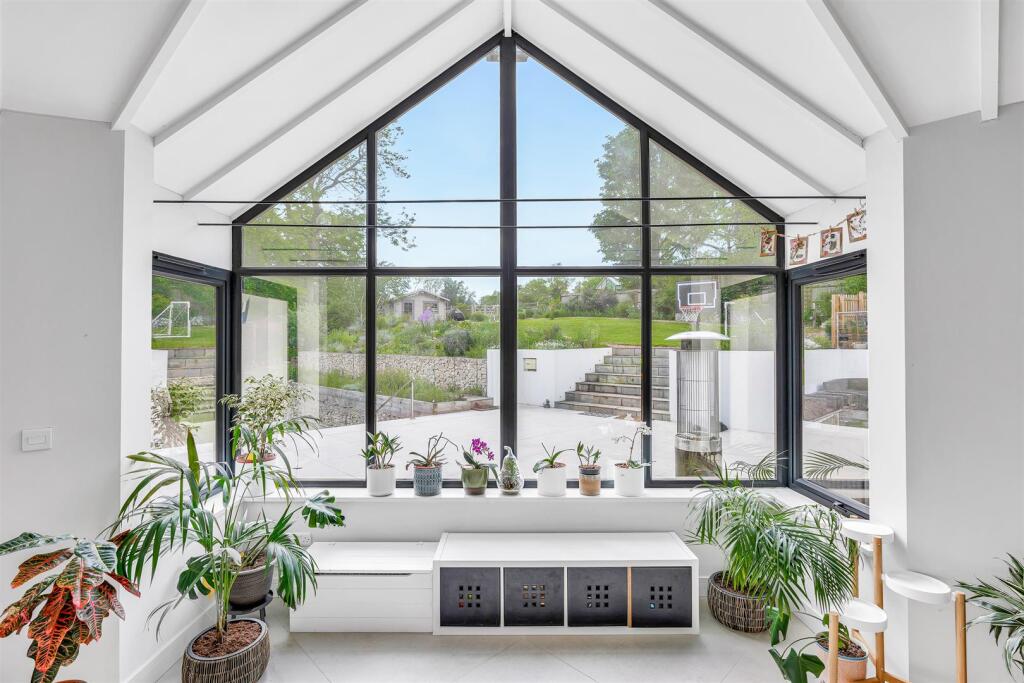 Additional image 9 of The Avenue, Welwyn