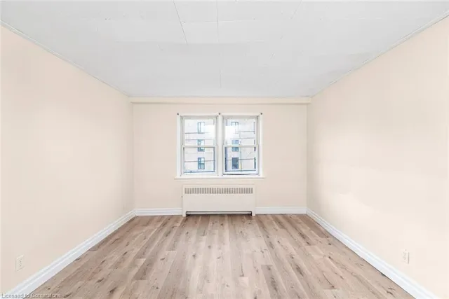 Additional image 6 of 802 King St Unit 5