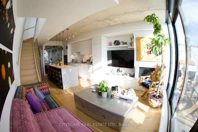 Additional image 7 of 899 College St Unit 618