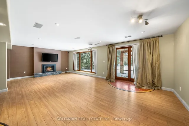 Additional image 33 of 11 Tudor Gate