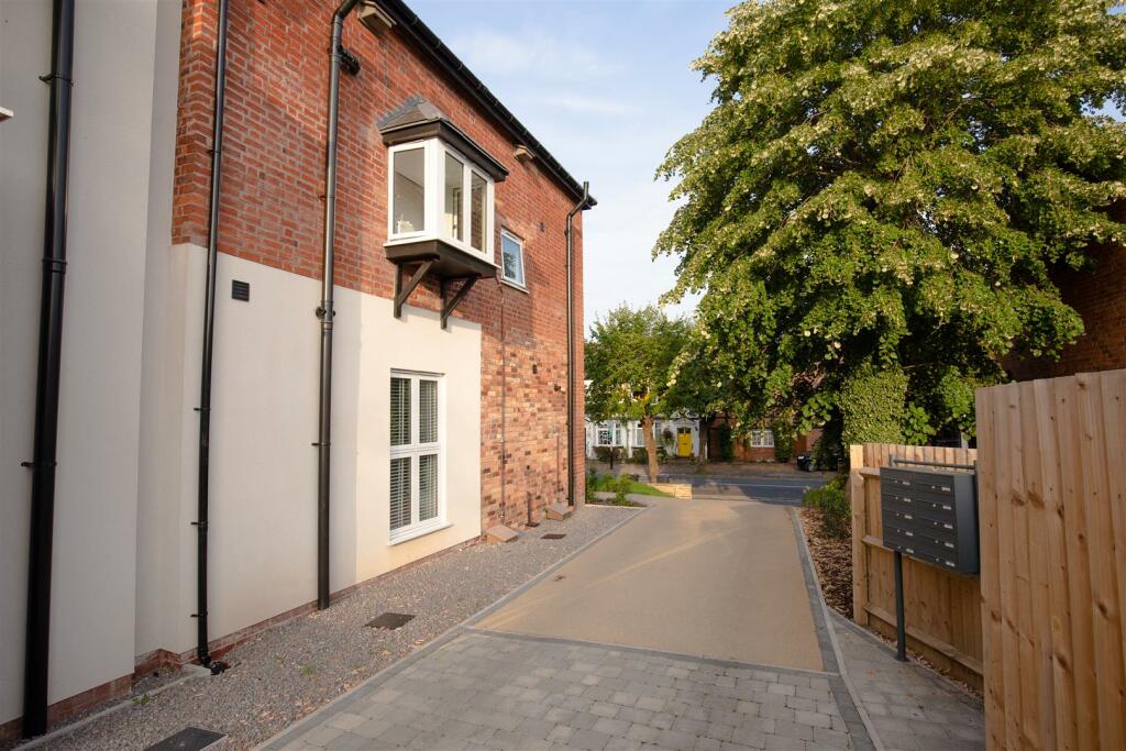 Additional image 16 of Apt. 1 The Elms, 14 High Street, Henley-In-Arden