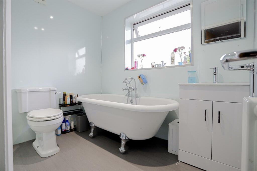 Additional image 5 of Fernlea Drive, Clayton Le Moors