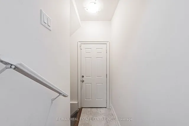 Additional image 34 of 23 Little Britain Cres