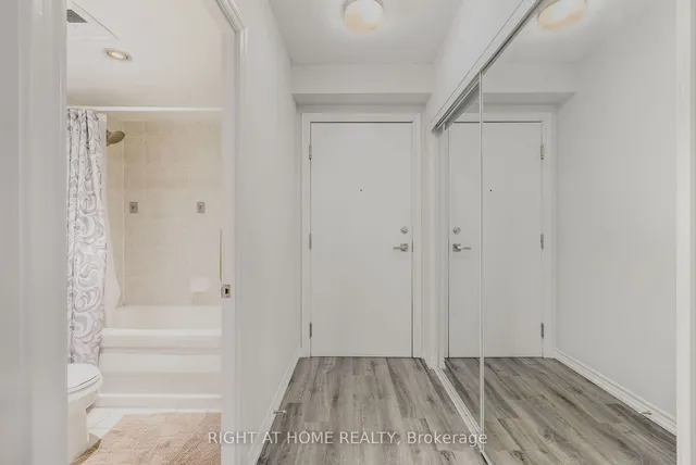 Additional image 3 of 250 Wellington St Unit 1537