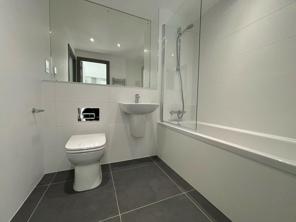 Additional image 4 of JQ Rise