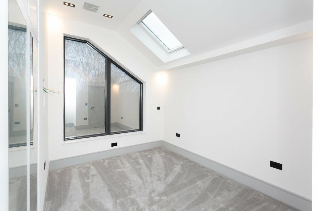 Additional image 28 of Mistletoe Mews, St. Albans, Hertfordshire, AL3