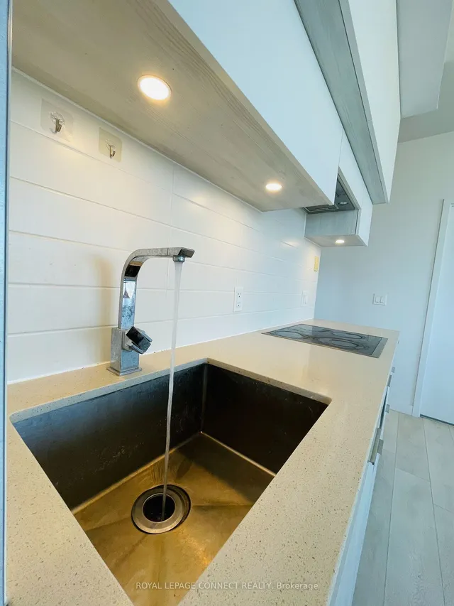 Additional image 20 of 8 Eglinton Ave Unit 4708