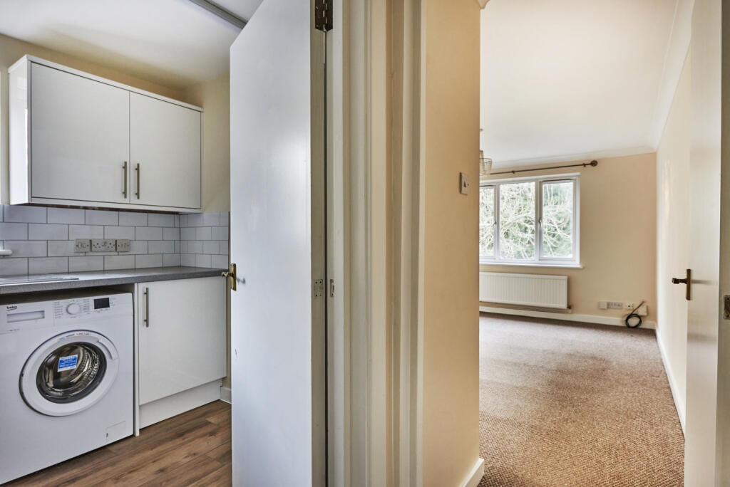 Additional image 11 of The Acorns, Wynchlands Crescent, St. Albans, Hertfordshire, AL4