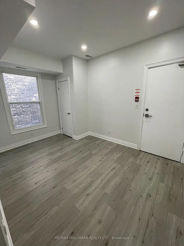 Additional image 8 of 414 Dundas St