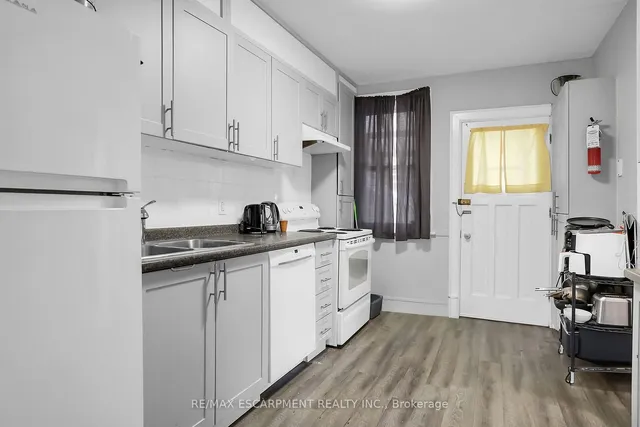 Additional image 11 of 21 Paisley Ave