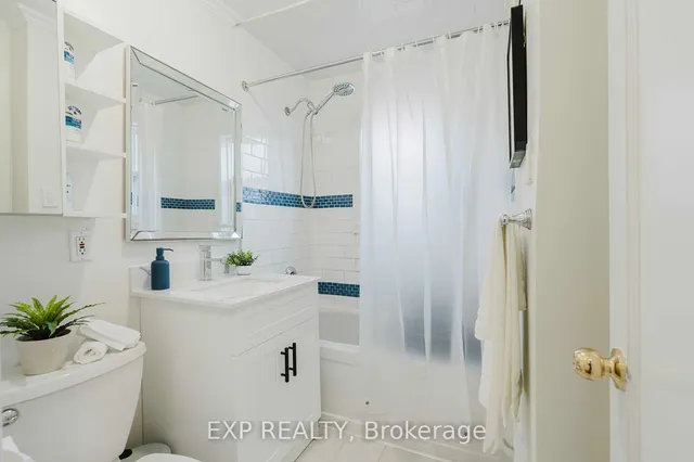 Additional image 20 of 17 Camrose Cres