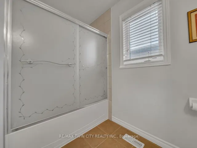 Additional image 27 of 46 Woodbine Ave