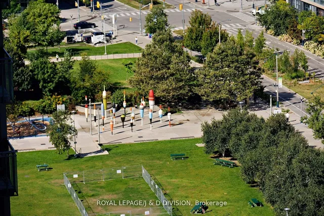 Additional image 27 of 35 Mariner Terr Unit 3702