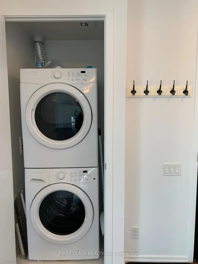 Additional image 8 of 125 Peter St Unit 1308