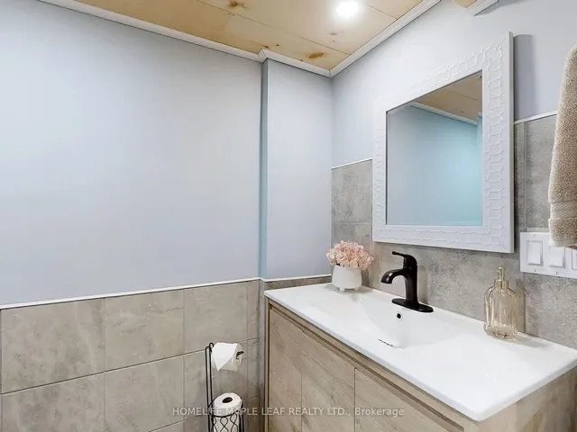 Additional image 31 of 62 Montrose Ave