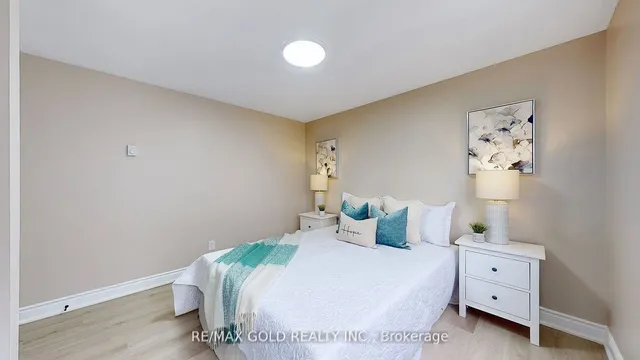 Additional image 20 of 23 Hallcrown Crt