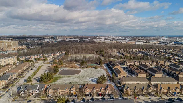 Additional image 33 of 4015 Kilmer Dr Unit 404