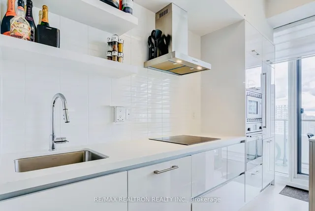 Additional image 10 of 2221 Yonge St Unit 2911