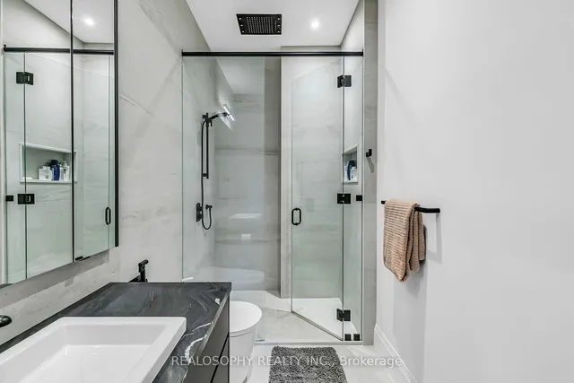 Additional image 19 of 102 Bloor St Unit 503