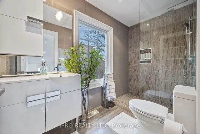 Additional image 33 of 20 Fairview Blvd