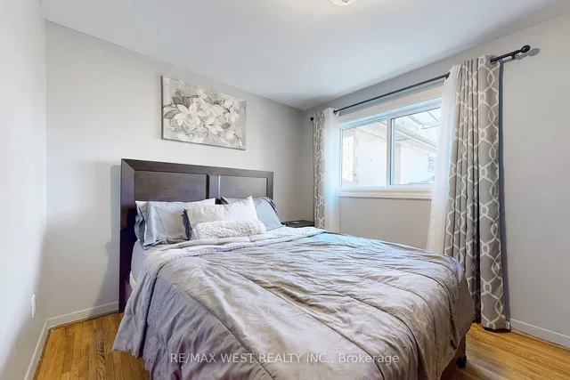 Additional image 35 of 78 Primula Cres