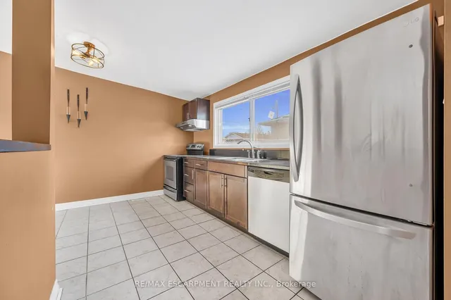 Additional image 15 of 31 Bobolink Rd