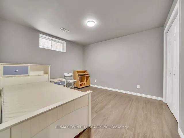 Additional image 31 of 46 Woodbine Ave