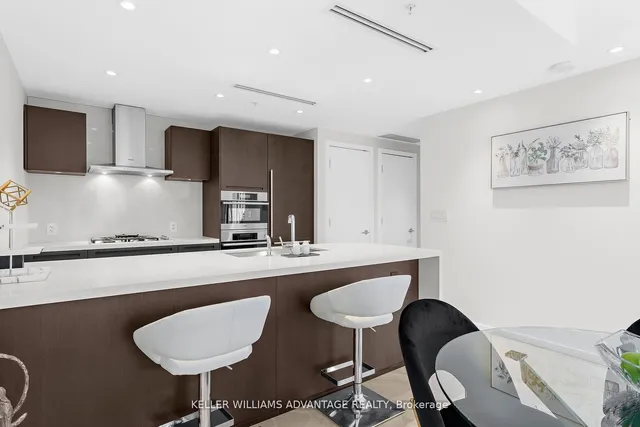 Additional image 11 of 180 University Ave Unit 2104