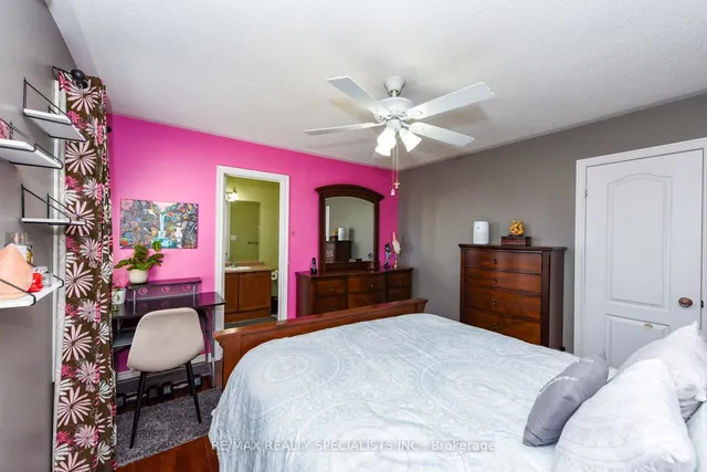 Additional image 23 of 37 Bluffwood Cres