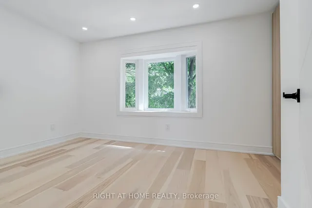 Additional image 11 of 714 Palmerston Ave