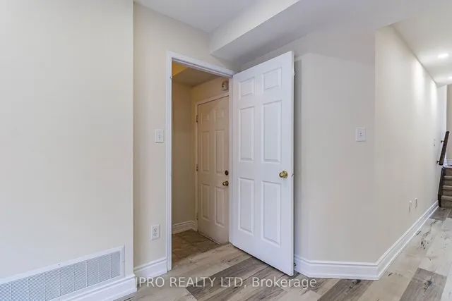 Additional image 33 of 43 Axelrod Ave