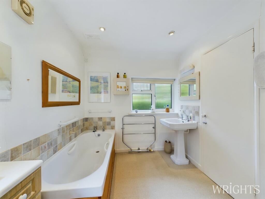 Additional image 19 of Woodland Rise, Welwyn Garden City, AL8