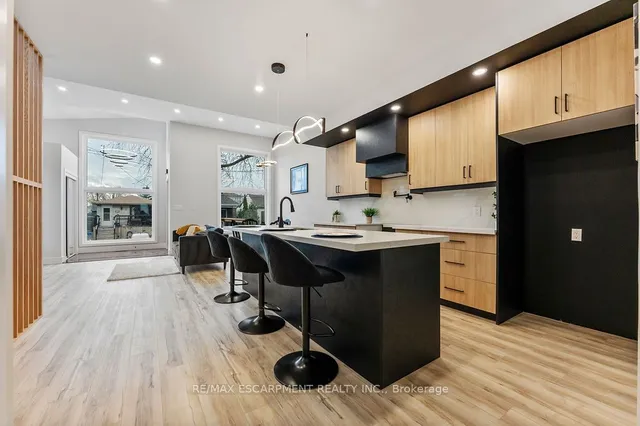 Additional image 15 of 209 Grenfell St