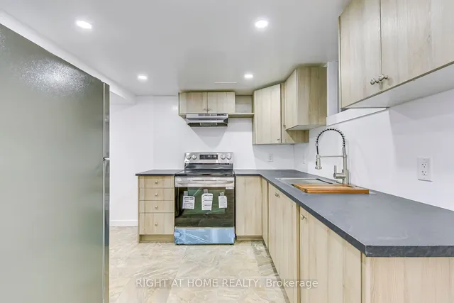 Additional image 28 of 77 Hope Ave