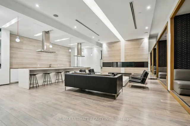 Additional image 35 of 1030 King St Unit 121