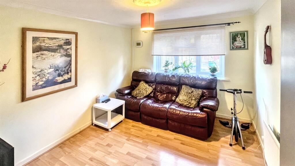 Additional image 4 of Sovereign Way, Moseley