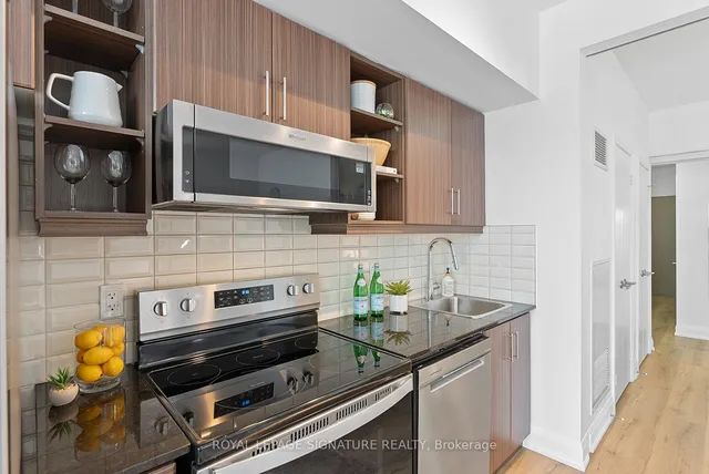 Additional image 27 of 160 Vanderhoof Ave Unit 710