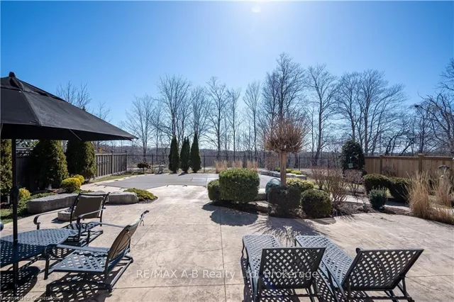 Additional image 7 of 252 Edgewater Cres