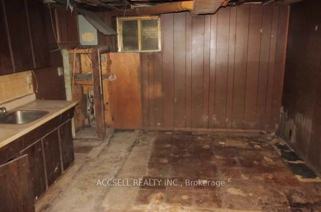 Additional image 9 of 723 Manning Ave