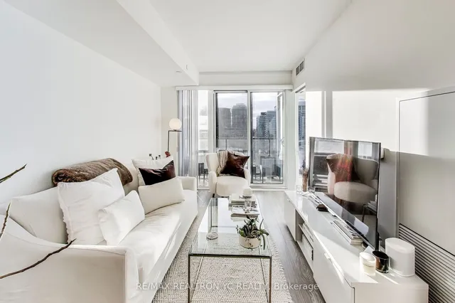 Additional image 3 of 19 Western Battery Rd Unit 1816