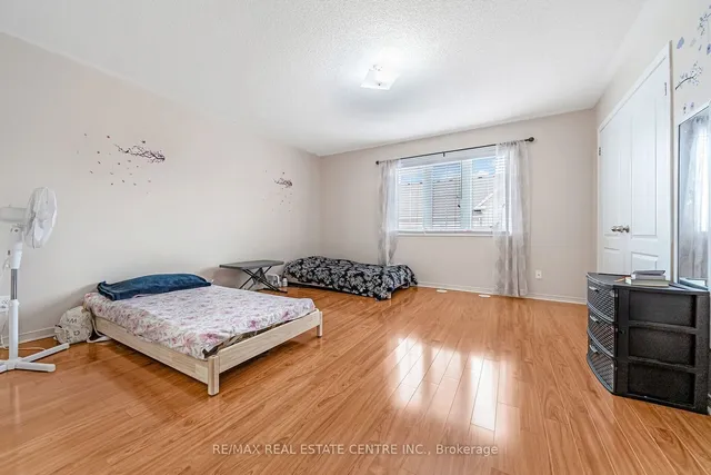 Additional image 24 of 103 Cedar Lake Cres