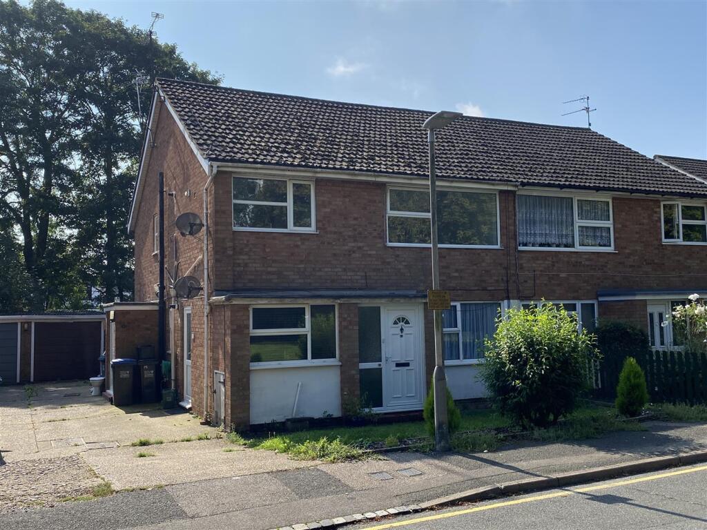 Poplars Close, Hatfield