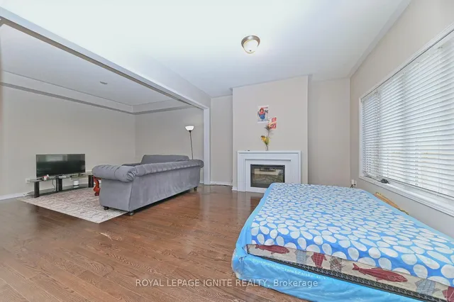 Additional image 20 of 22 Thornapple St