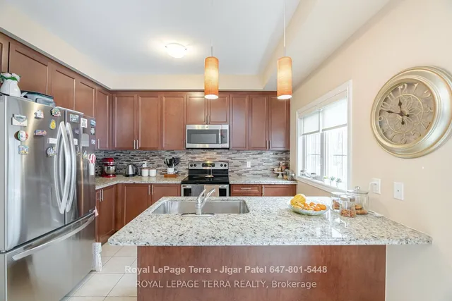 Additional image 24 of 2220 Queensway Dr Unit 2